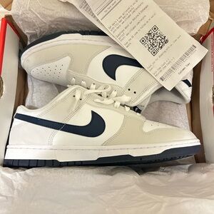 Nike Men's White and Dark Blue Sneakers